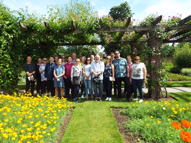 Kew walkabout with garden design students